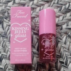 Too Faced Kissing Jelly Gloss - Raspberry